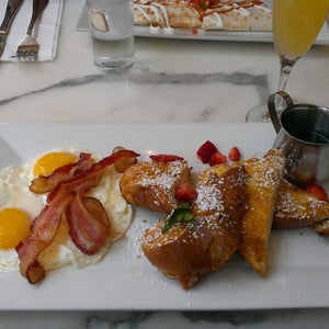 The 9 Best Places with Bottomless Brunch in Chelsea, New York