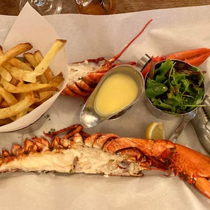The 15 Best Places for Lobster in Paris