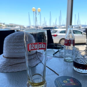 Yachting Caffe