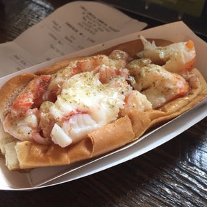The 15 Best Places for Lobster Rolls in New York City