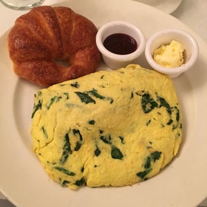 The 15 Best Places for Omelettes in Midtown East, New York