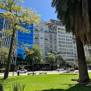 Plaza Gral. Juan Lavalle