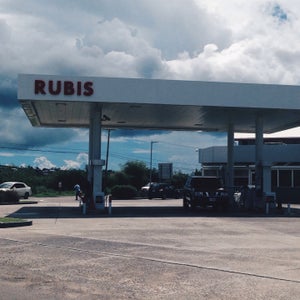 Dees Service Station