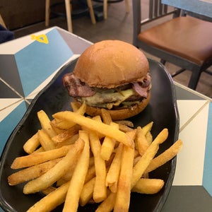 Andys Burgers and Bar