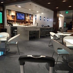 The 9 Best Places for Lounges in San Francisco International Airport, South San Francisco
