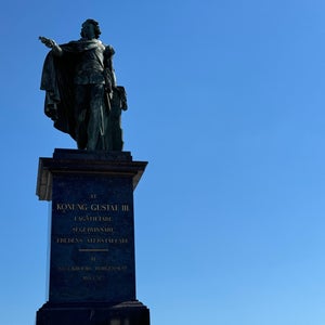 Gustaf III-statyn