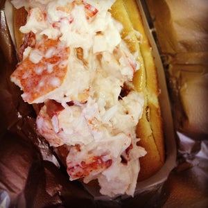 The 15 Best Places for Lobster Rolls in Downtown Boston, Boston