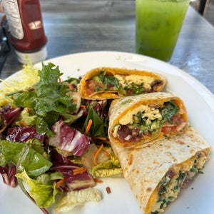 The 11 Best Places for Brunch Food in Pacific Palisades, Los Angeles