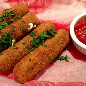The 15 Best Places for Mozzarella Sticks in New York City