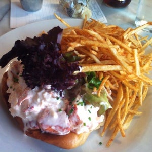 The 15 Best Places for Lobster Rolls in the West Village, New York