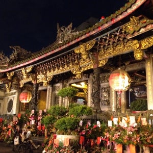 Longshan Temple (龍山寺)