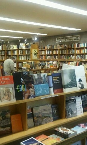 Moe's Books