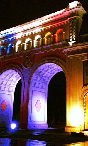 Monumento Arcos Vallarta