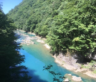 清涼感たっぷり！秋田の渓谷でハイキングを楽しむリフレッシュ旅