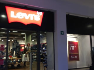 Clothes shop: Levi's Store Outlet Molfetta nearby Molfetta in Italy: 1  reviews, address, website 