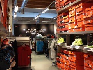 Ik was mijn kleren functie Detecteren Sports Goods: Nike Factory Store Sicilia nearby Leonforte in Italy: 1  reviews, address, website - Maps.me