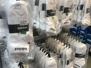 loja da adidas na domingos de morais