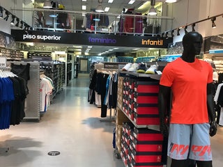loja da adidas na domingos de morais