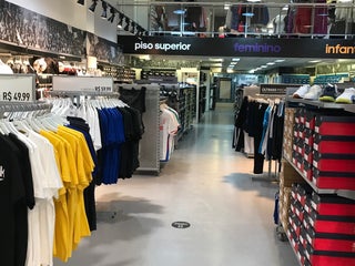 loja da adidas na domingos de morais