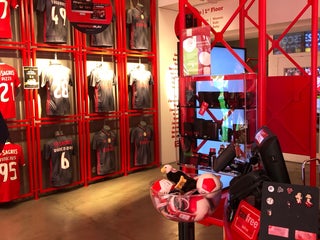 trembling Addition Waste Sports Goods: Nike Store Chiado nearby Lisbon in Portugal: 4 reviews,  address, website - Maps.me