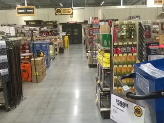 Closest tool 2024 store near me
