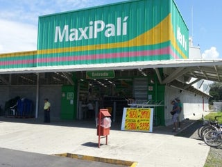 A grocery store 'Super Jordix' in Quepos, Puntarenas Province