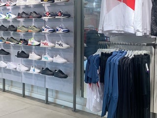 Sports Goods: ASICS nearby Paris in France: 0 reviews, address, website -  Maps.me