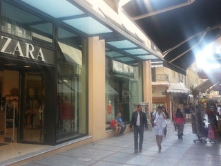 Clothes shop: Zara nearby Heraklion in Greece: 5 reviews, address, website  - Maps.me