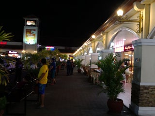 Nike Factory Store nearby San Fernando 