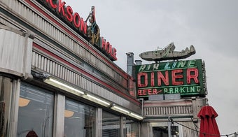 The 15 Best Places to Get a Big Juicy Burger in Astoria, Queens