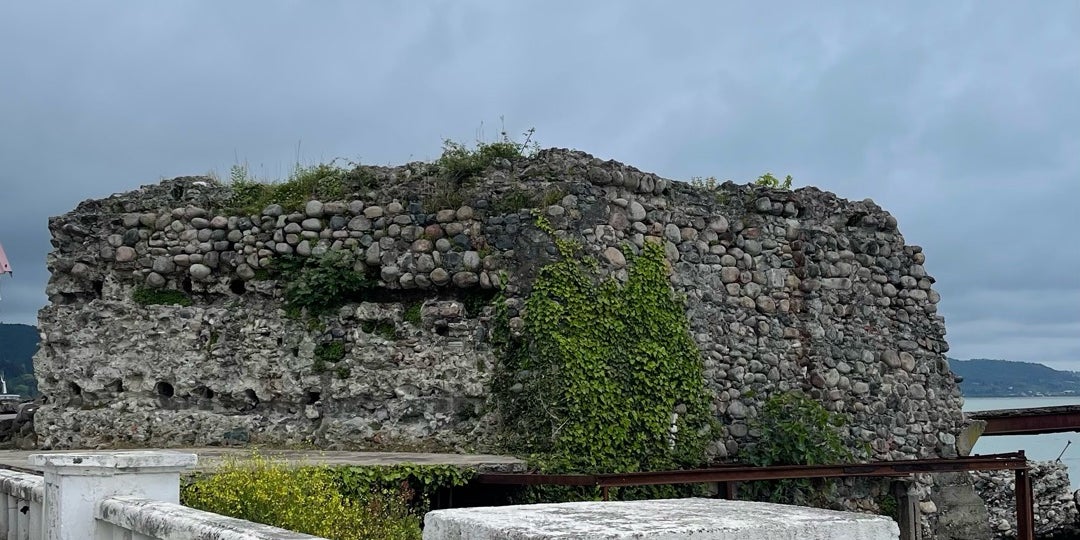 Крепость Диоскурия / დიოსკურიის ციხე (დიოსკურიის ციხე)