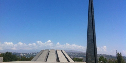 Armenian Genocide Memorial (Հայոց մեծ եղեռնի հուշահամալիր)