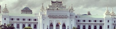 Maha Bandoola Garden