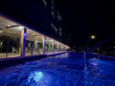 Holiday Inn Cairns Harbourside