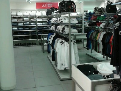 armani outlet orari