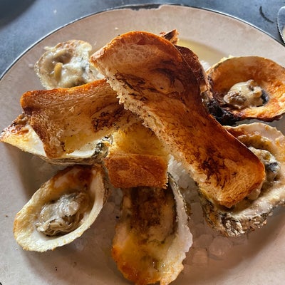 Leon's Oyster Shop - Downtown Charleston - 83 tips