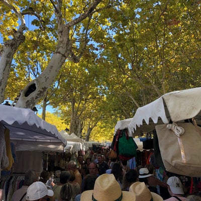 Marché de Saint Tropez - Flea Market in Saint-Tropez
