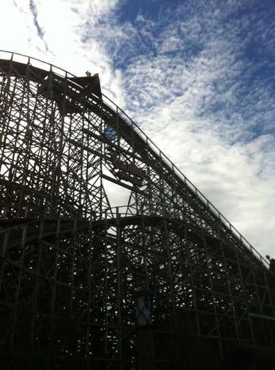 theme-park-ride-attraction
