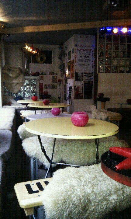 bar