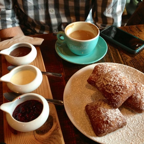 49th Parallel & Lucky's Doughnuts