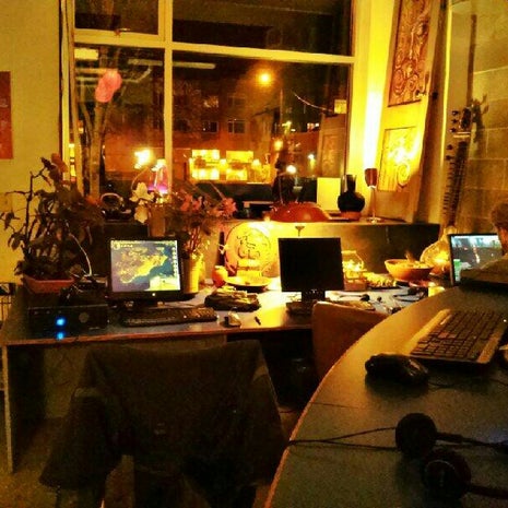 Indra's Internet Lounge