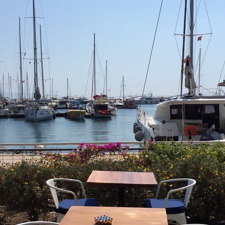 D-Marin Kitchenette