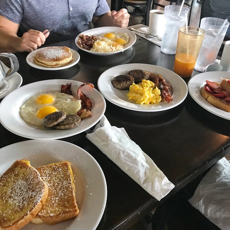 Eggsellent Cafe