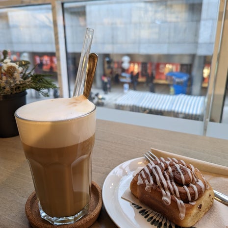 Makam Café