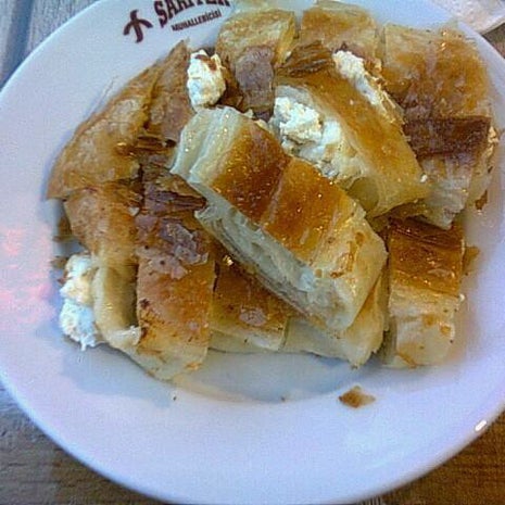 Tarihi Sarıyer Börekçisi