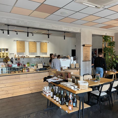 Incuple cofffeeshop & academy