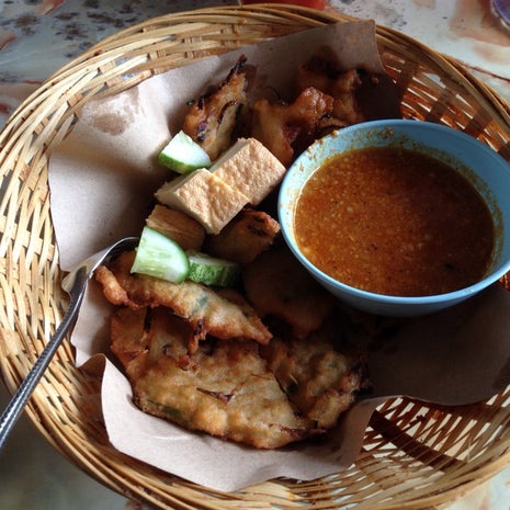 Warung goreng pisang + air tebu