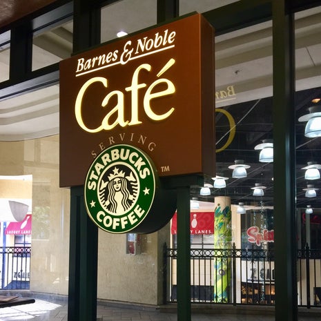 Starbucks in Barnes N Nobles- Sunset Place