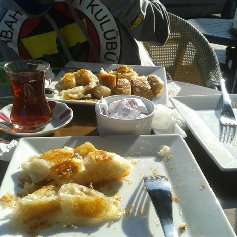 Tarihi Çinili Fırın Börekçisi