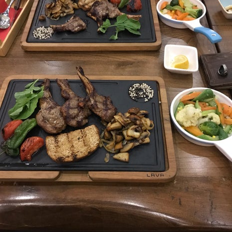 Qlis Cafe & Restaurant